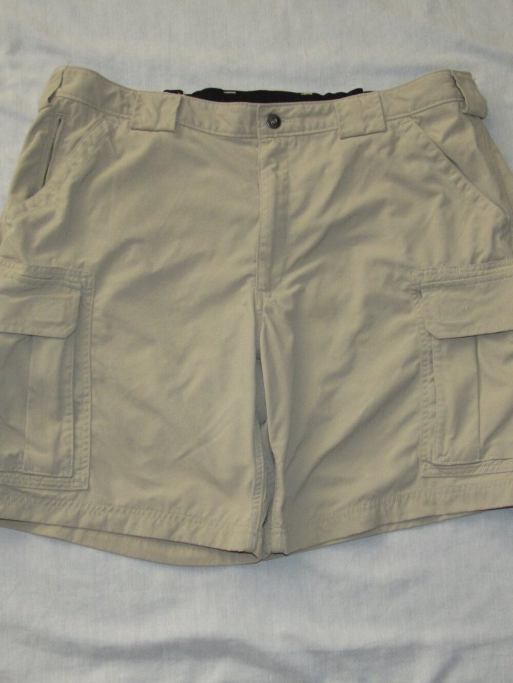Duluth Trading Co Mens Khaki Nylon Cargo Shorts 9 Inseam XL 59312 Khaki Hiking